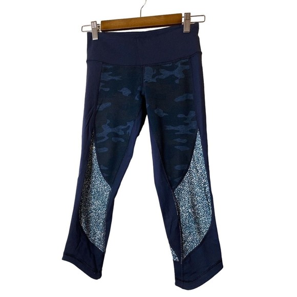lululemon athletica Pants - Lululemon size 4‎ Wunder Under Crop Camo / Pebble Print $72